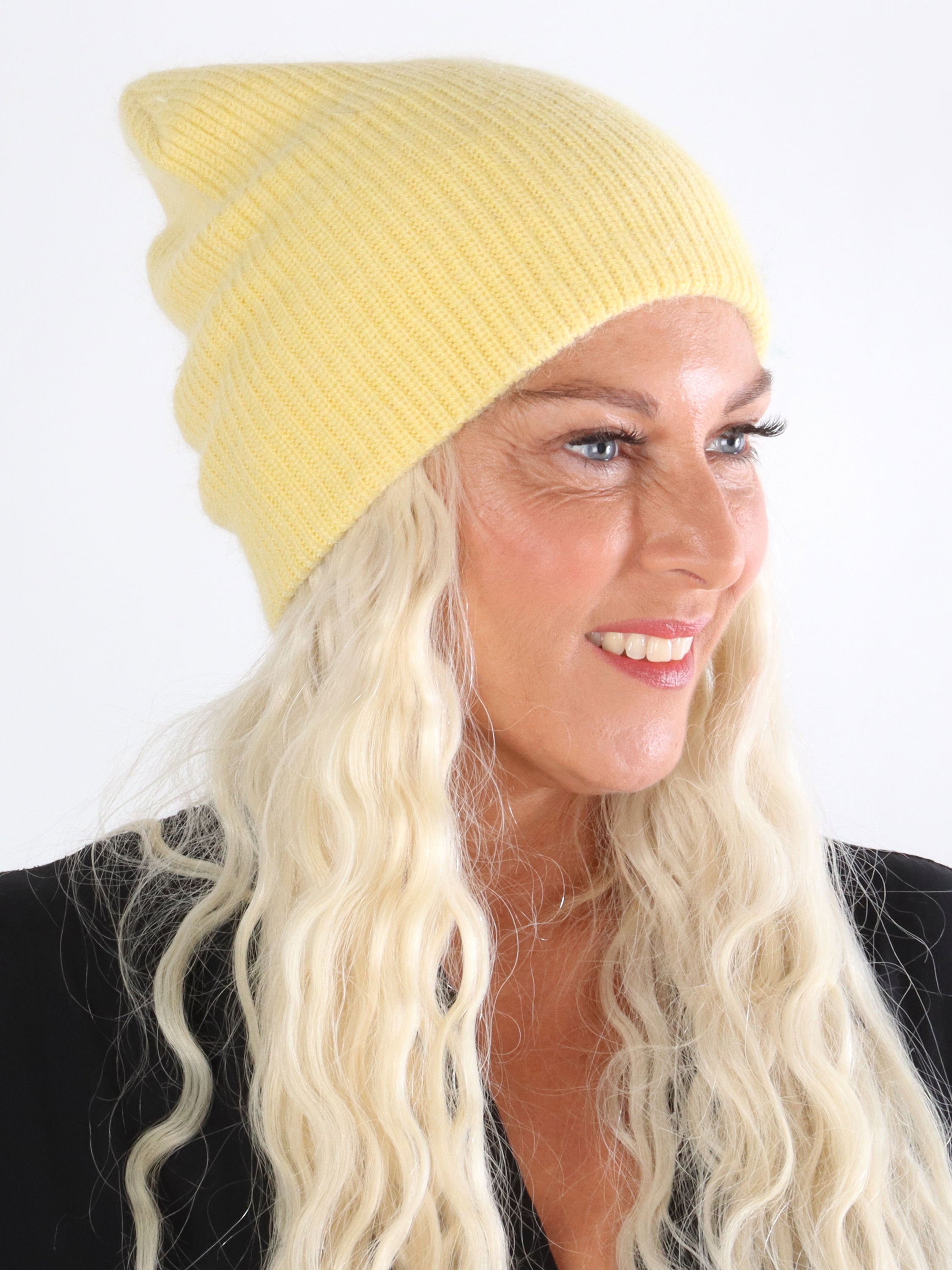 Evelina - Beige mjuk hatt